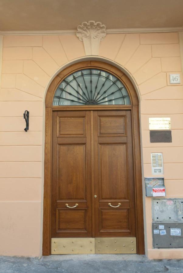 Pepe's Place - Re Di 3*
